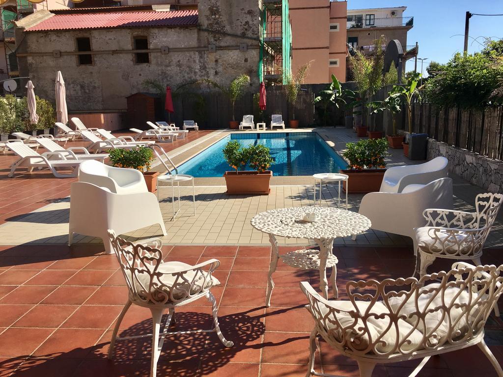 Taormina Hotel Calipso Mazzeo Exteriör bild